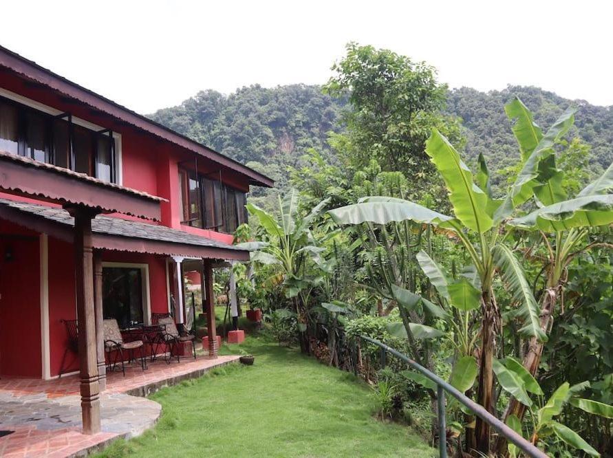 Castle Hotel Pokhara Eksteriør billede
